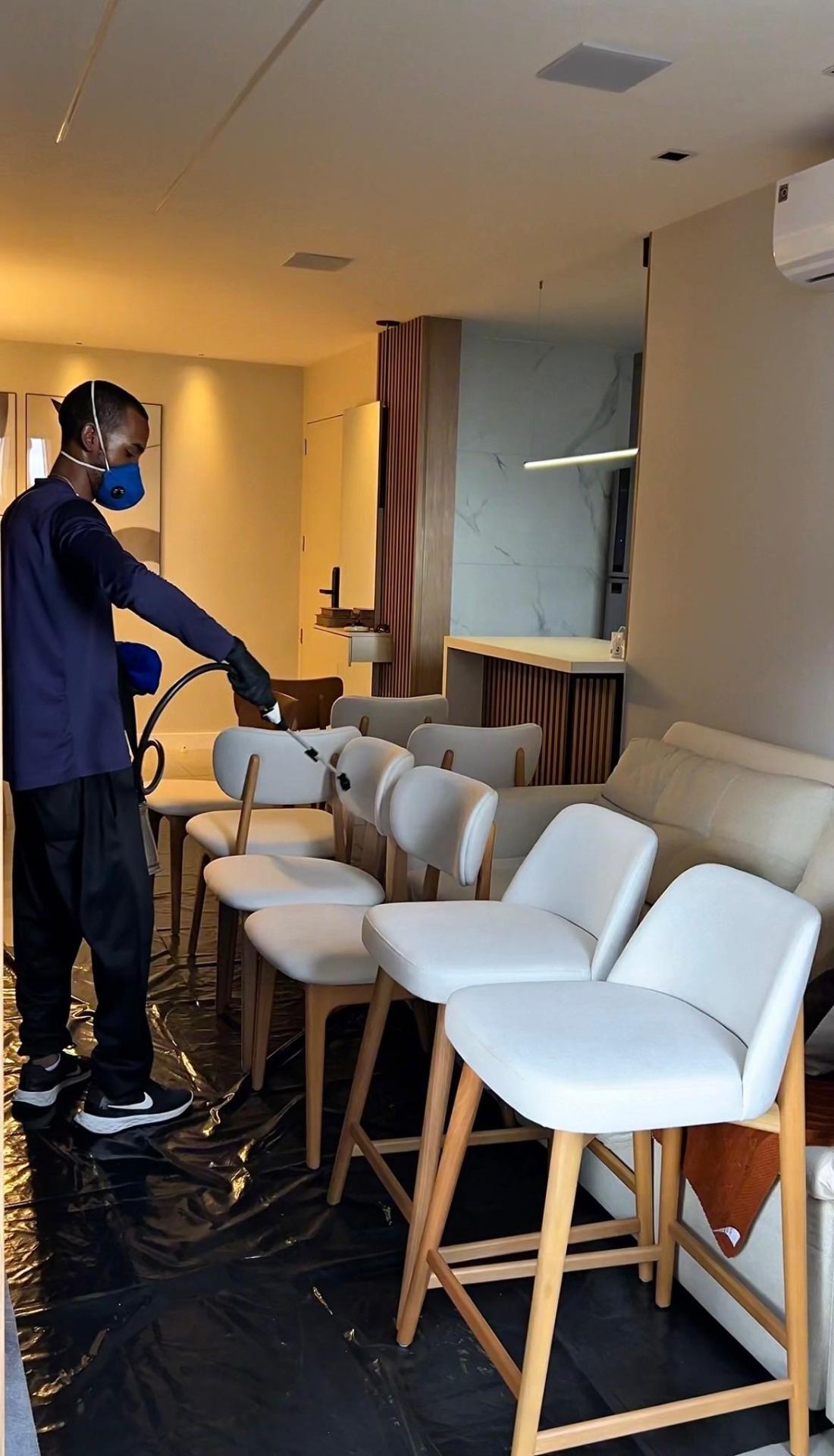 Higienização de cadeiras estofadas de sala de jantar